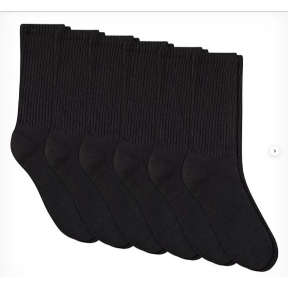 12  Pairs of Socks Super Value Sports Crew Black or White Size 6-8 Hanes NWT